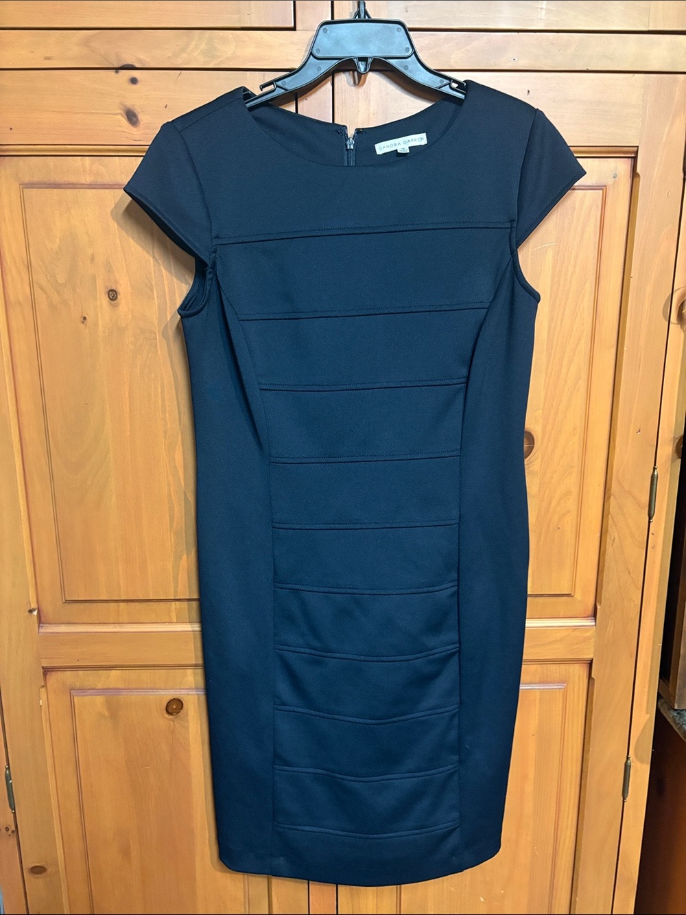 Sandra Darren Black Cap-Sleeve Midi Sheath Dress
